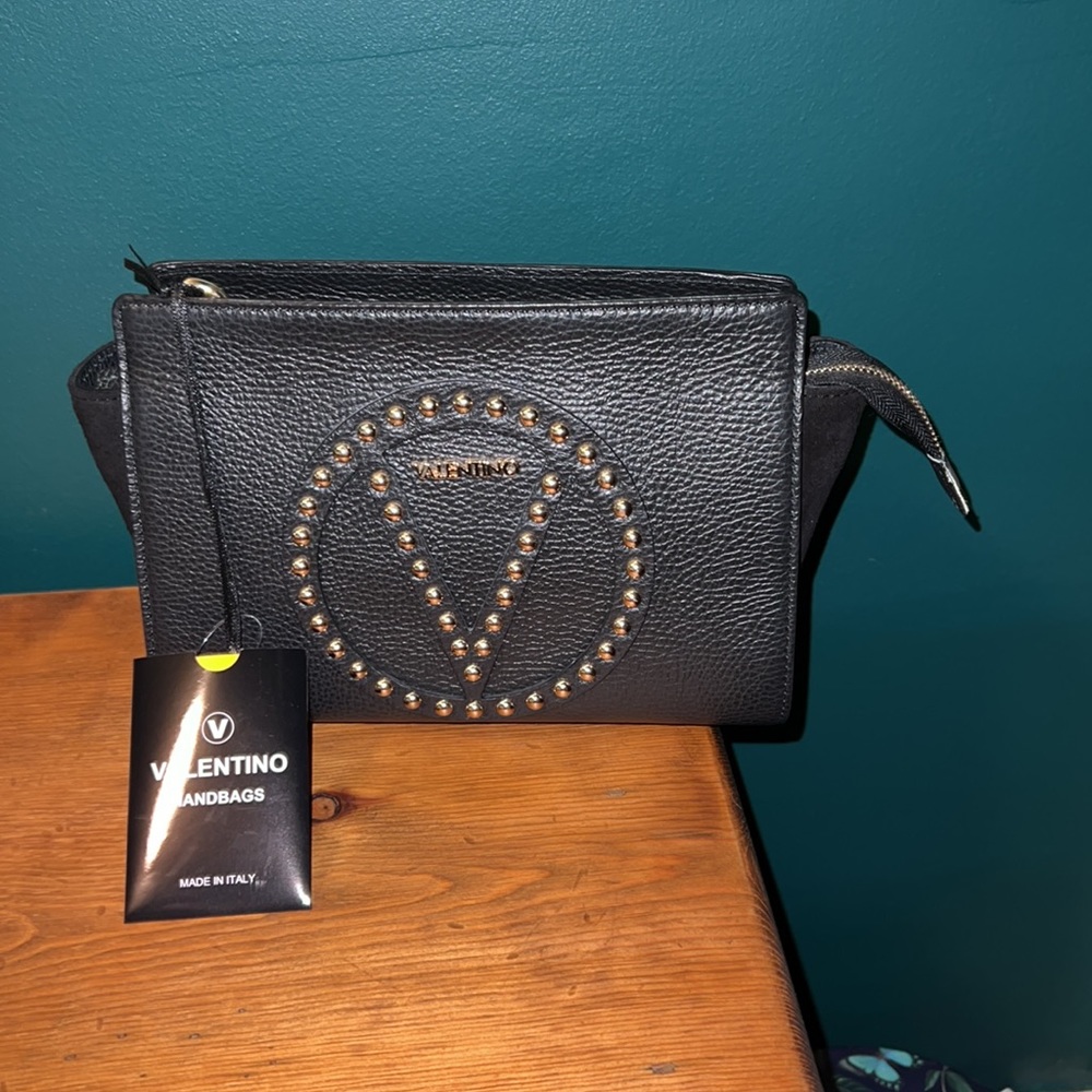 BNWT VALENTINO leather Kiki Rock bag. BEAUTIFUL BAG!